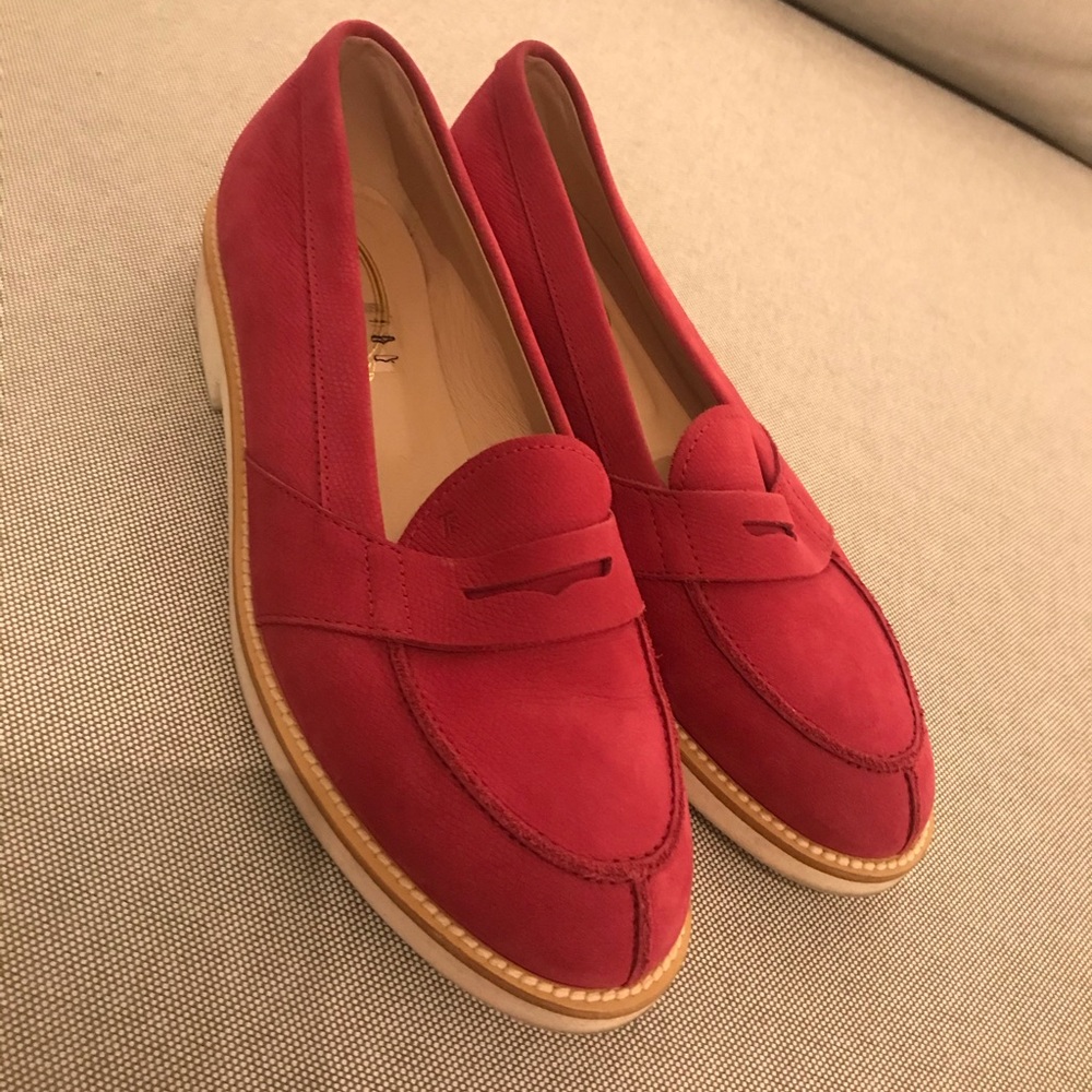 Suede pink, magenta loafers. Super cute & classy.